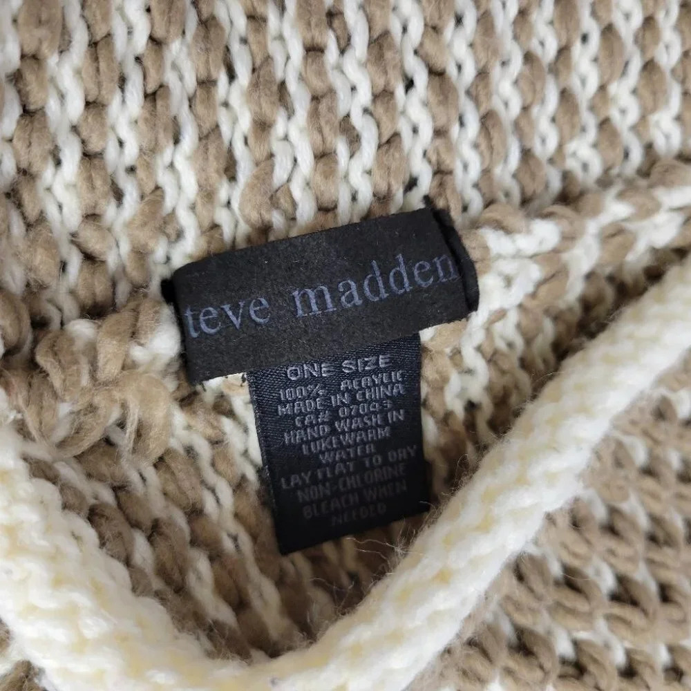 Steve Madden Scarf - Picture 3 of 3